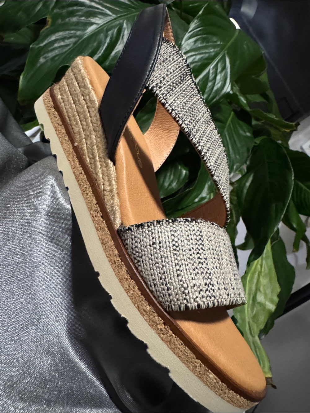 Andre Assous Neveah Black & Beige Espadrille Wedge Sandal
Size EU 36 / US 6 - Picture 5 of 11